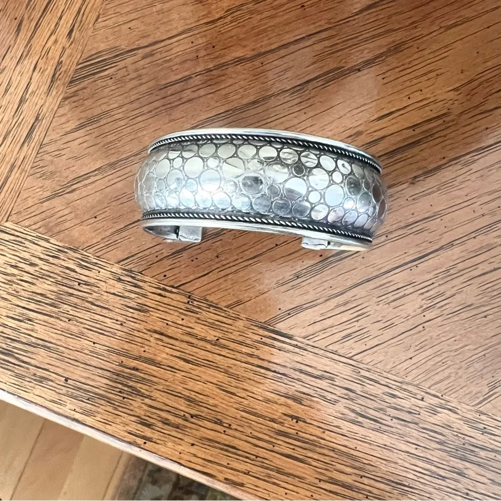 Silver metal Textured Cuff Bracelet classic design and great vintage style